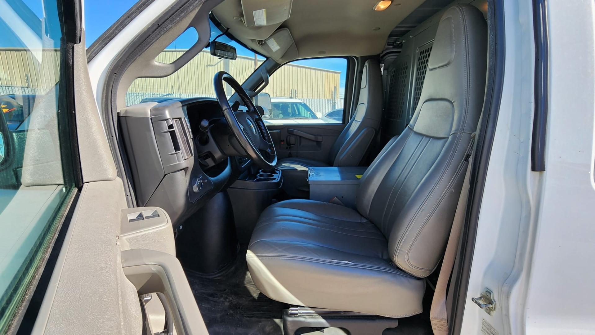 2020 White Chevrolet Express 3500 Cargo (1GCZGGFG7L1) with an 6.0L V8 OHV 16V FFV engine, 6A transmission, located at 1842 Wirt Road, Houston, TX, 77055, (713) 973-3903, 29.805330, -95.484787 - Photo#8